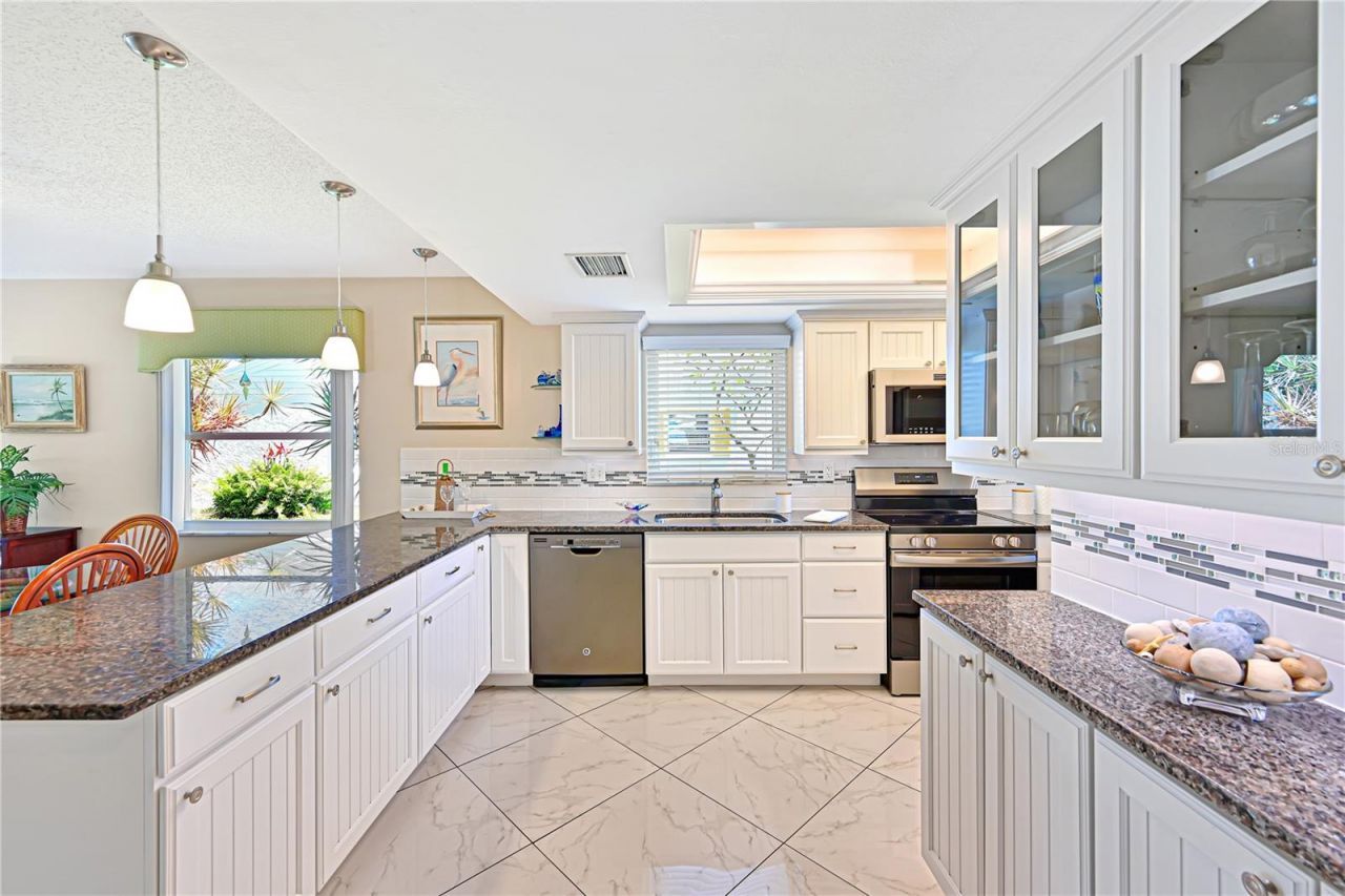 9505 Colonial Drive, Bradenton, FL 34210 Photo