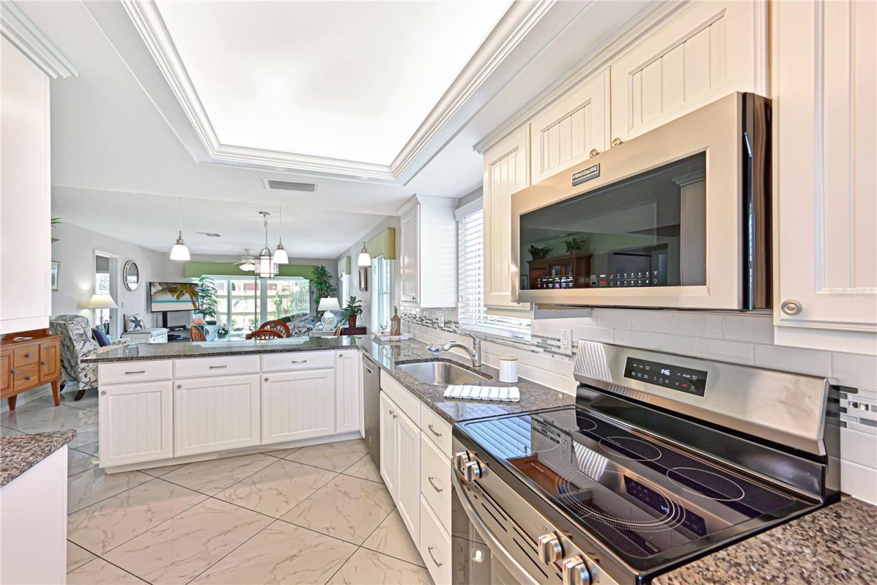 9505 Colonial Drive, Bradenton, FL 34210 Photo