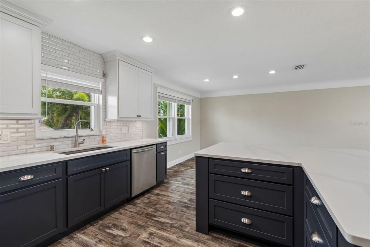 13548 Bellewood Avenue, Seminole, FL 33776 Photo