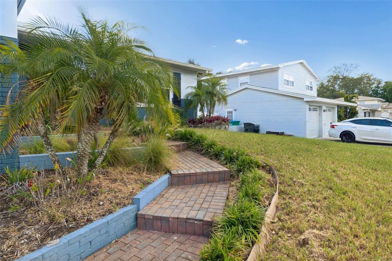 13548 Bellewood Avenue, Seminole, FL 33776 Photo