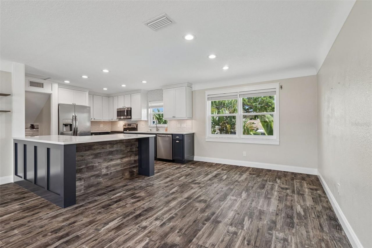 13548 Bellewood Avenue, Seminole, FL 33776 Photo