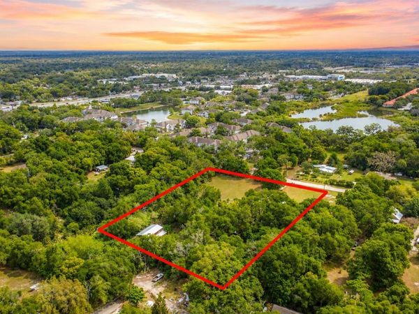 806 S LAKE PLEASANT ROAD, APOPKA, FL 32703