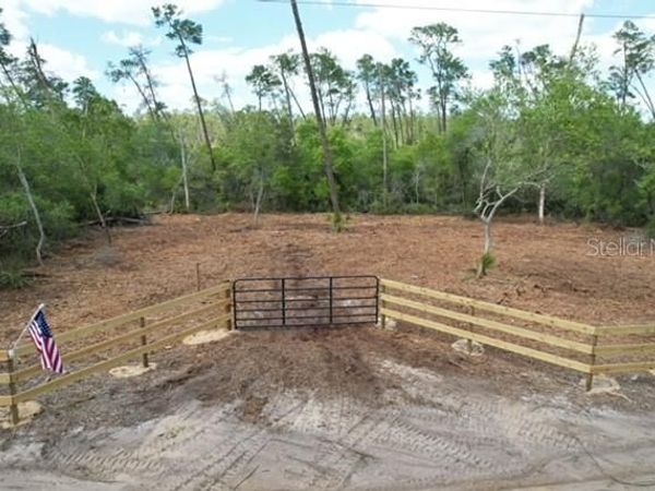 21575 SE 145TH PLACE , UMATILLA, FL 32784