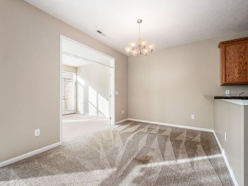 4737 Clubpark Drive, Unit 8, Hilliard, OH 43026 Photo 12