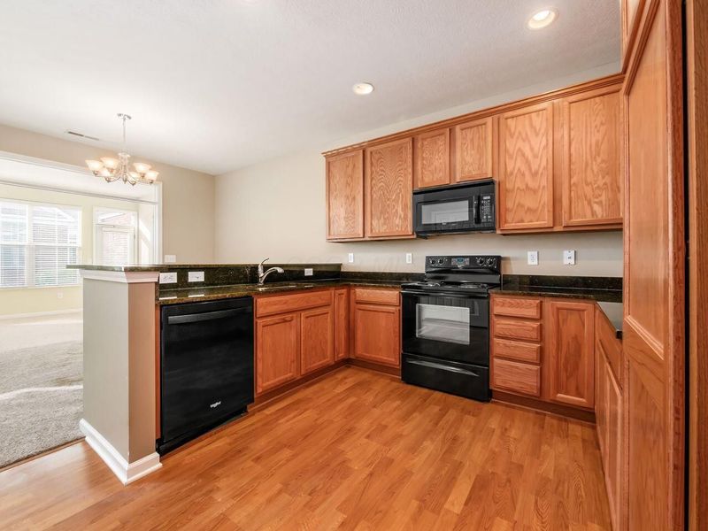 4737 Clubpark Drive, Unit 8, Hilliard, OH 43026 Photo 24