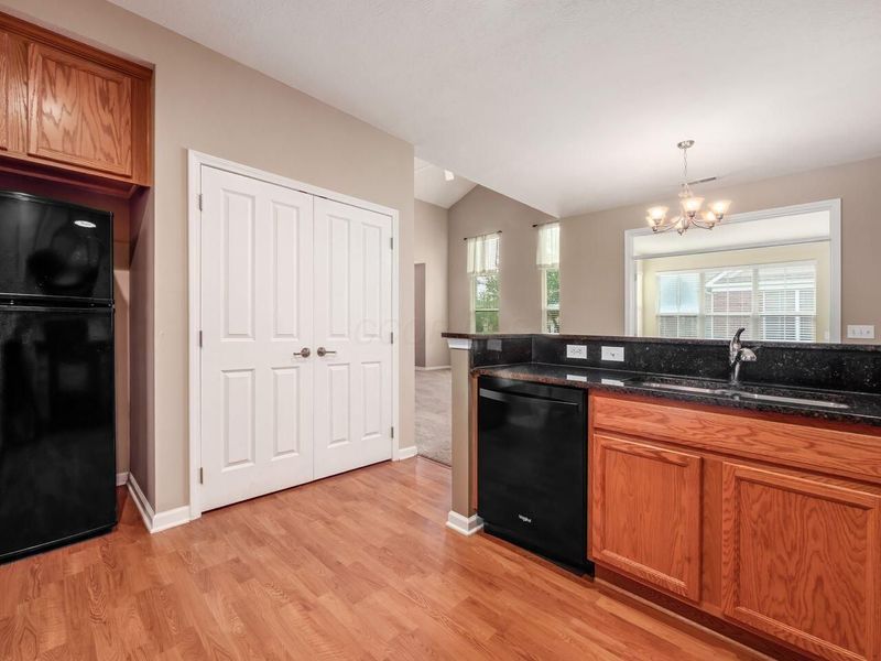 4737 Clubpark Drive, Unit 8, Hilliard, OH 43026 Photo 26