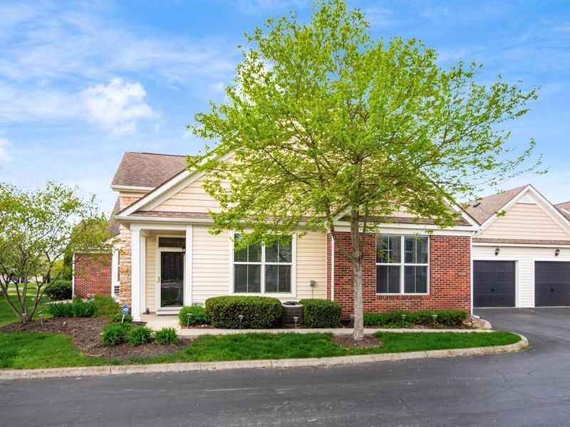 4737 Clubpark Drive, Unit 8, Hilliard, OH 43026 Photo 4