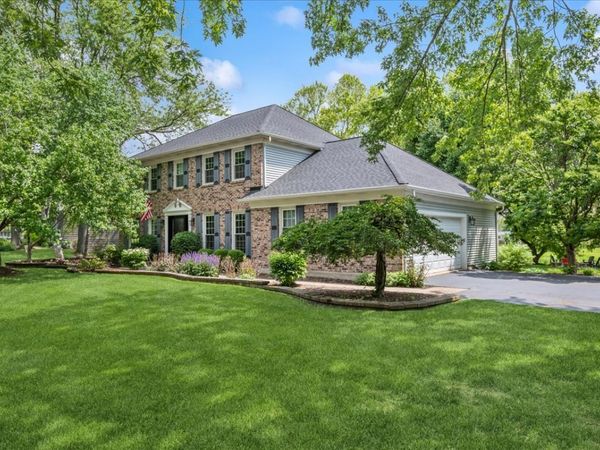3002 EASTON Place, St. Charles, IL 60175