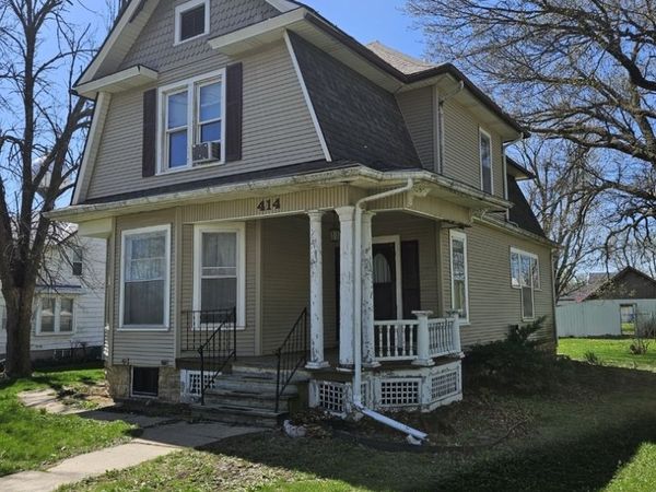 414 6th Avenue , Clarence, IA 52216