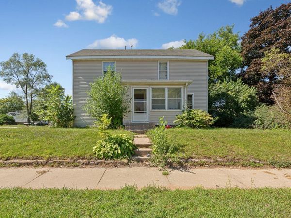 2306 4th Street, Eau Claire, WI 54703