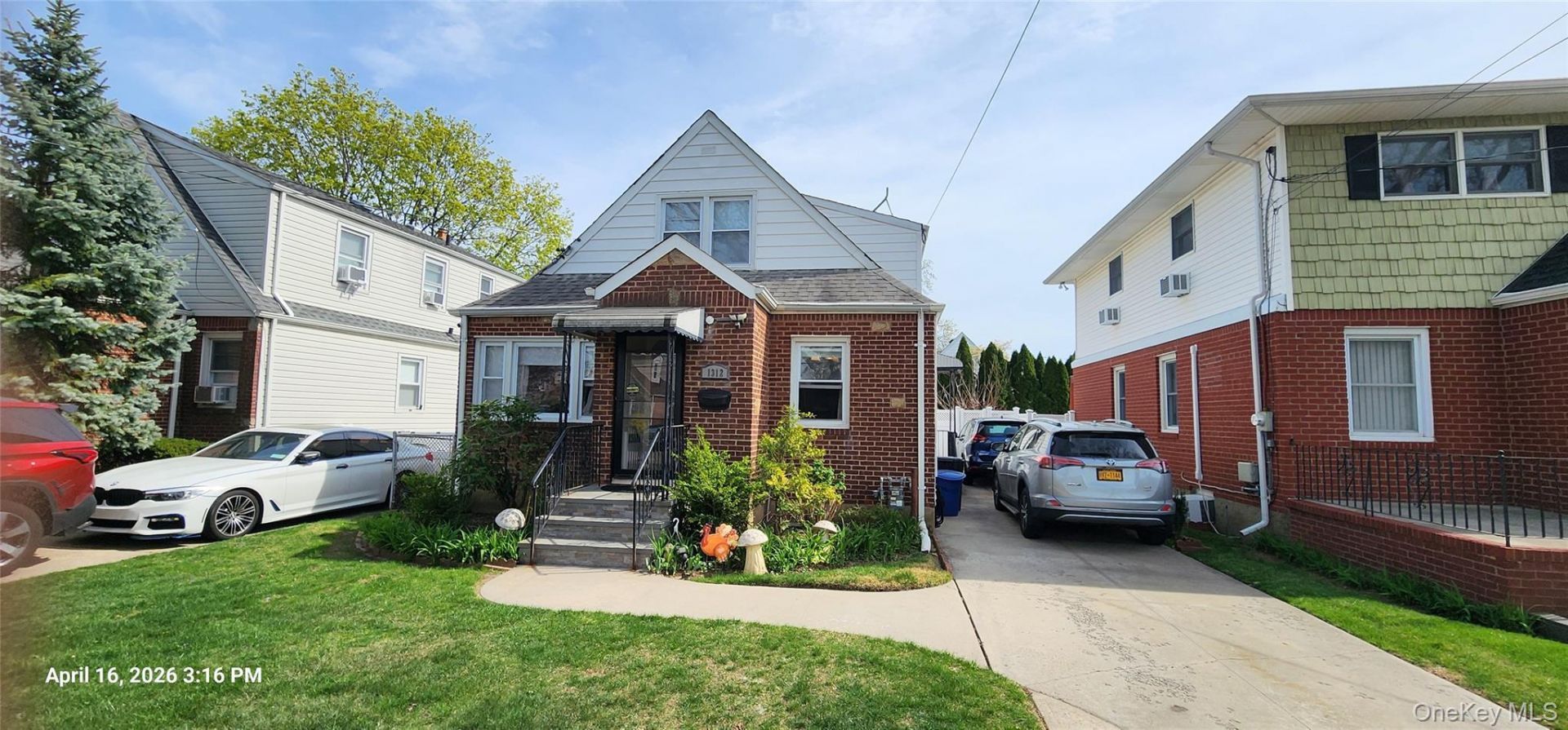 1312 Park Avenue, New Hyde Park, NY 11040 Main Photo