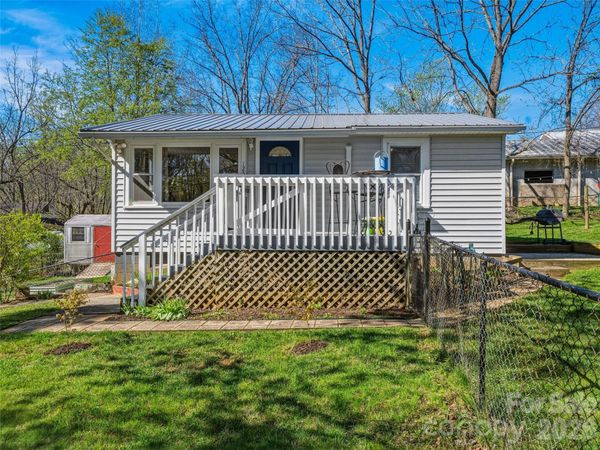 125 Lower Edgewood Road , Candler, NC 28715