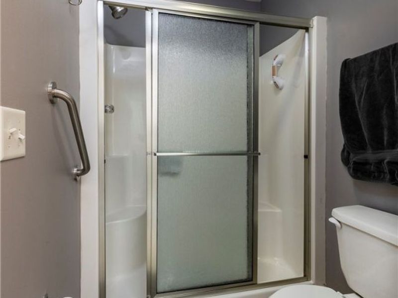 37049 Chaddwyck Lane, North Ridgeville, OH 44039 Photo 19