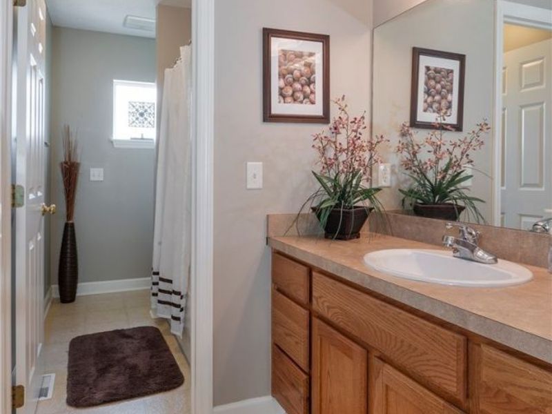 37049 Chaddwyck Lane, North Ridgeville, OH 44039 Photo 25