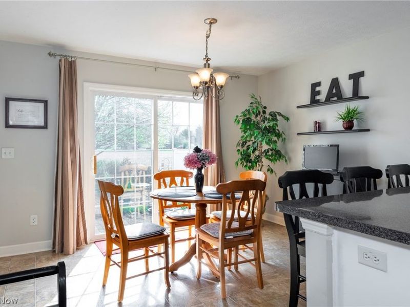 37049 Chaddwyck Lane, North Ridgeville, OH 44039 Photo 7