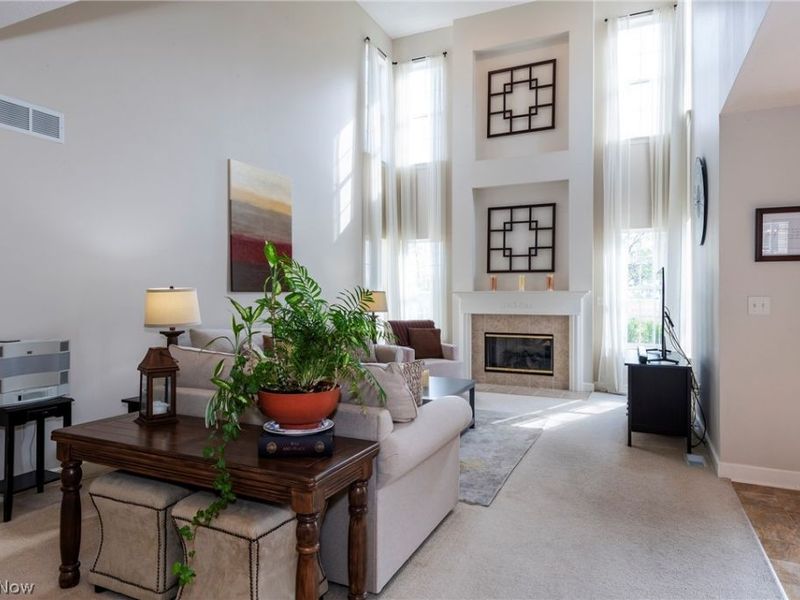 37049 Chaddwyck Lane, North Ridgeville, OH 44039 Photo 9