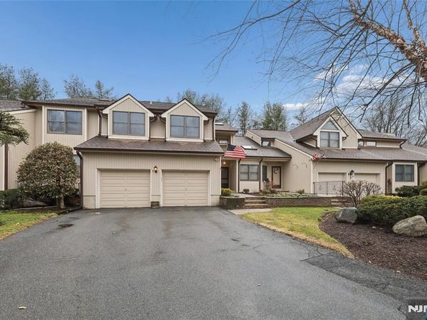 7 Valen Court 2, Unit 2, FRANKLIN LAKES, NJ 07417