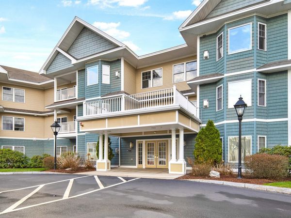 65 Hawthorne Drive, Unit 305, Bedford, NH 03110