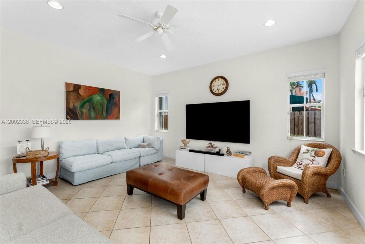 6914 NW 113th Pl, Doral, FL 33178 Photo