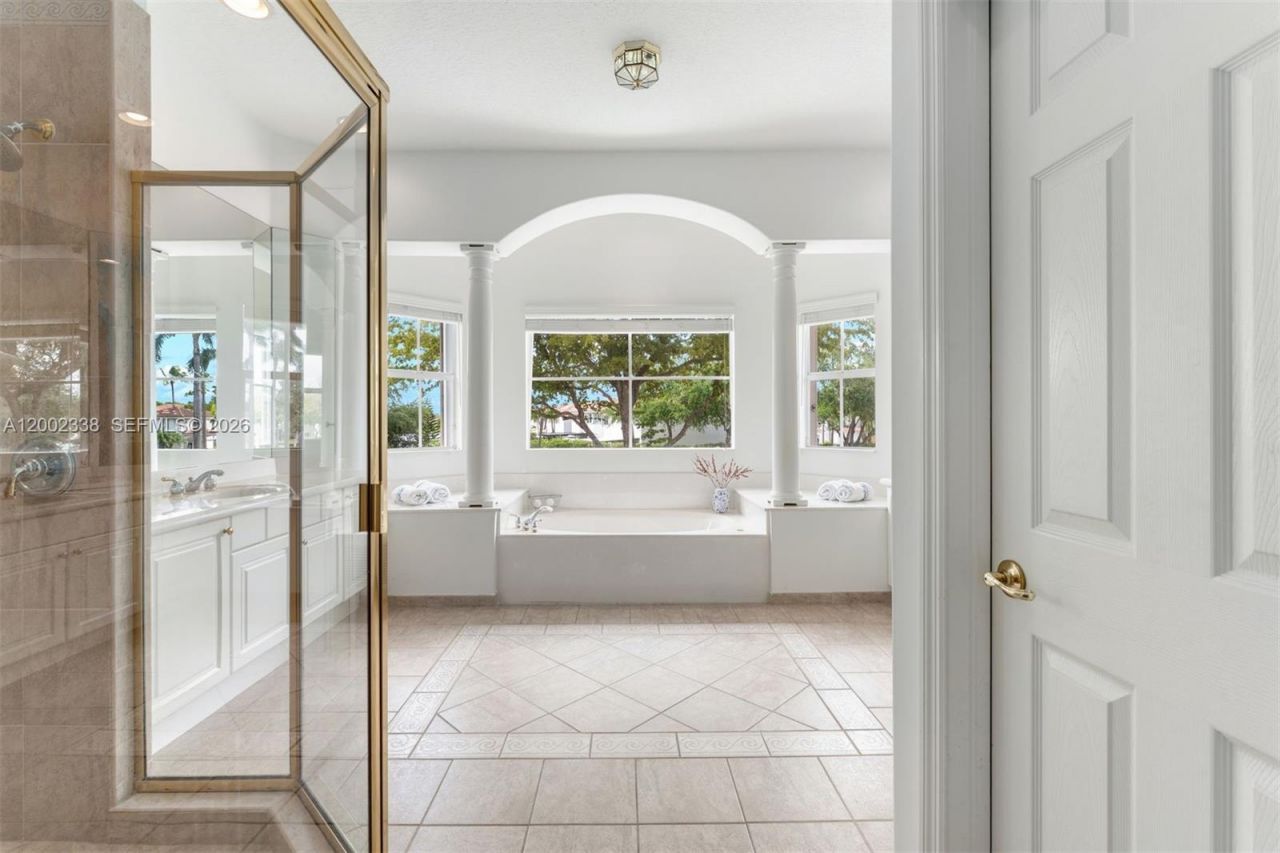 6914 NW 113th Pl, Doral, FL 33178 Photo