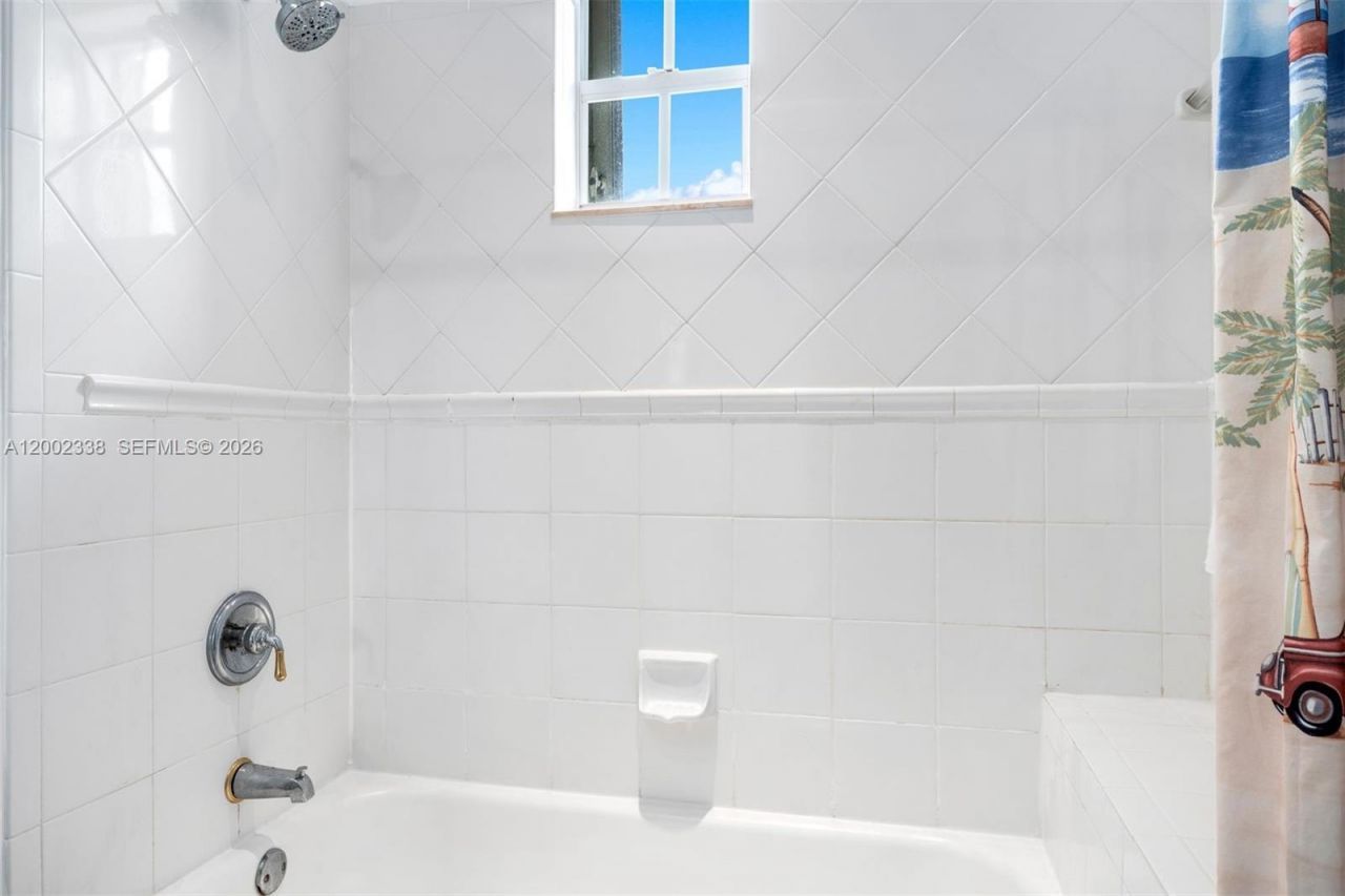 6914 NW 113th Pl, Doral, FL 33178 Photo