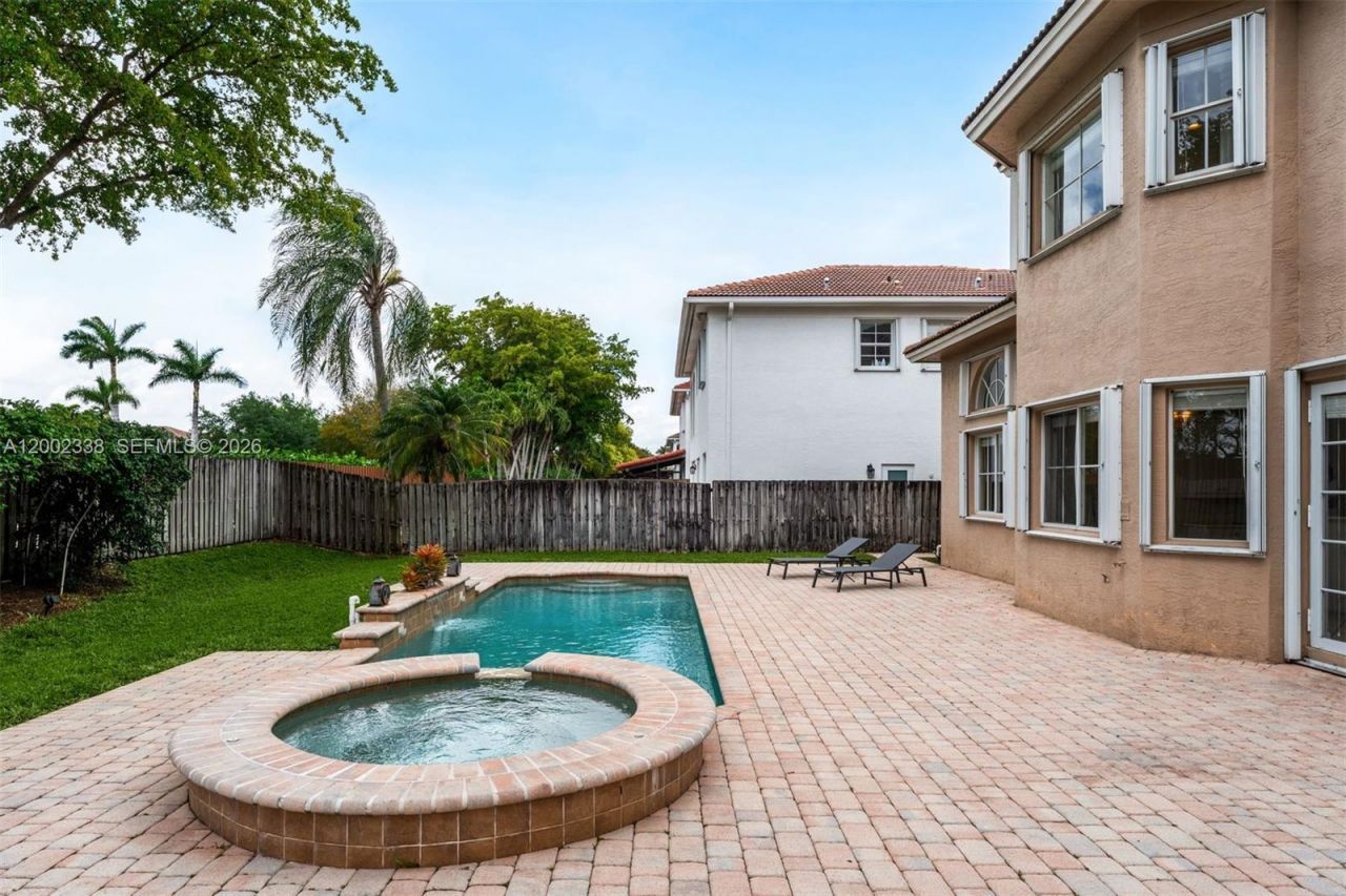 6914 NW 113th Pl, Doral, FL 33178 Photo