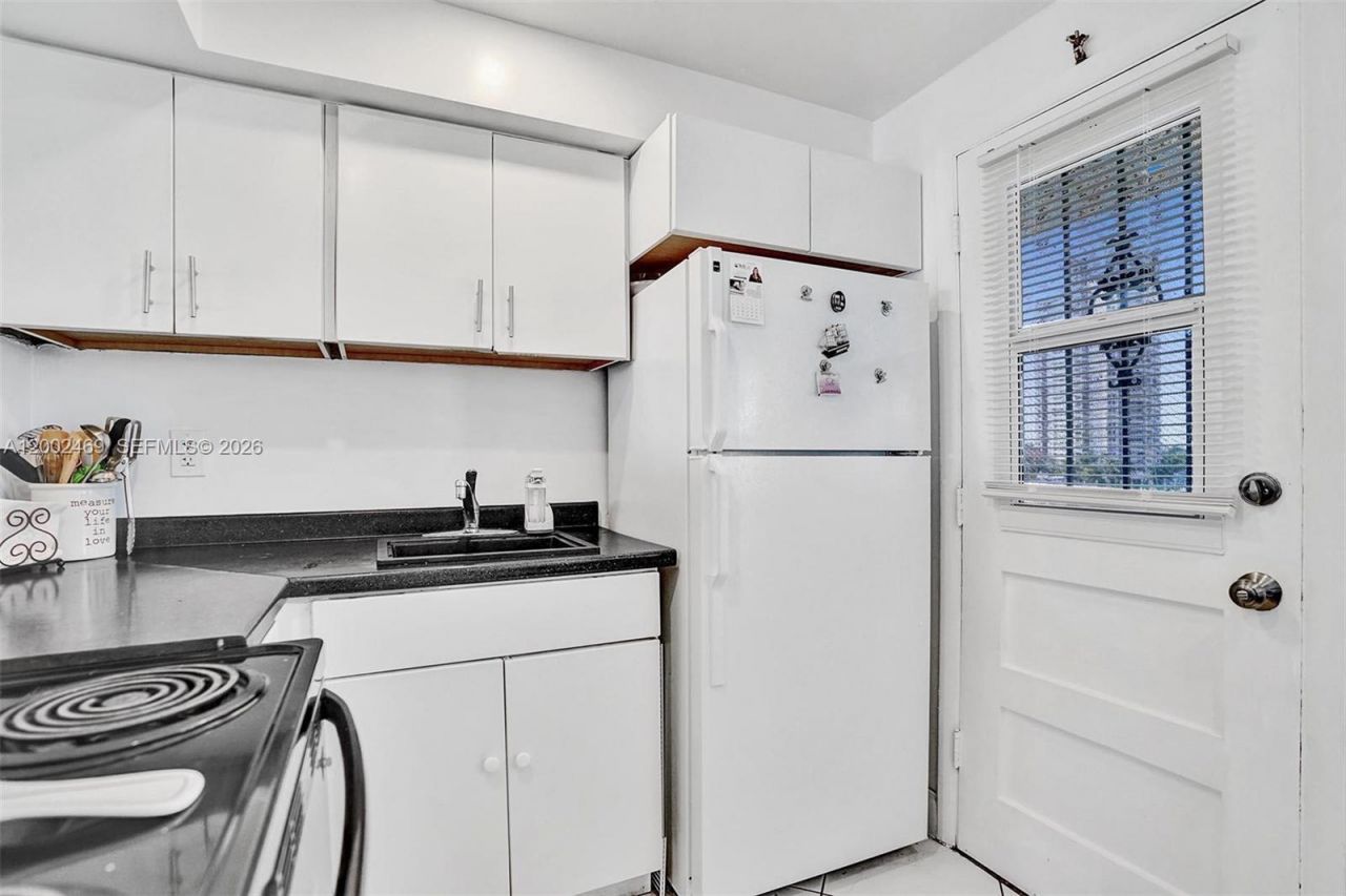 2999 Point East Dr, Unit C511, Aventura, FL 33160 Photo