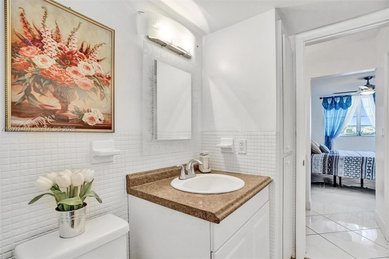 2999 Point East Dr, Unit C511, Aventura, FL 33160 Photo