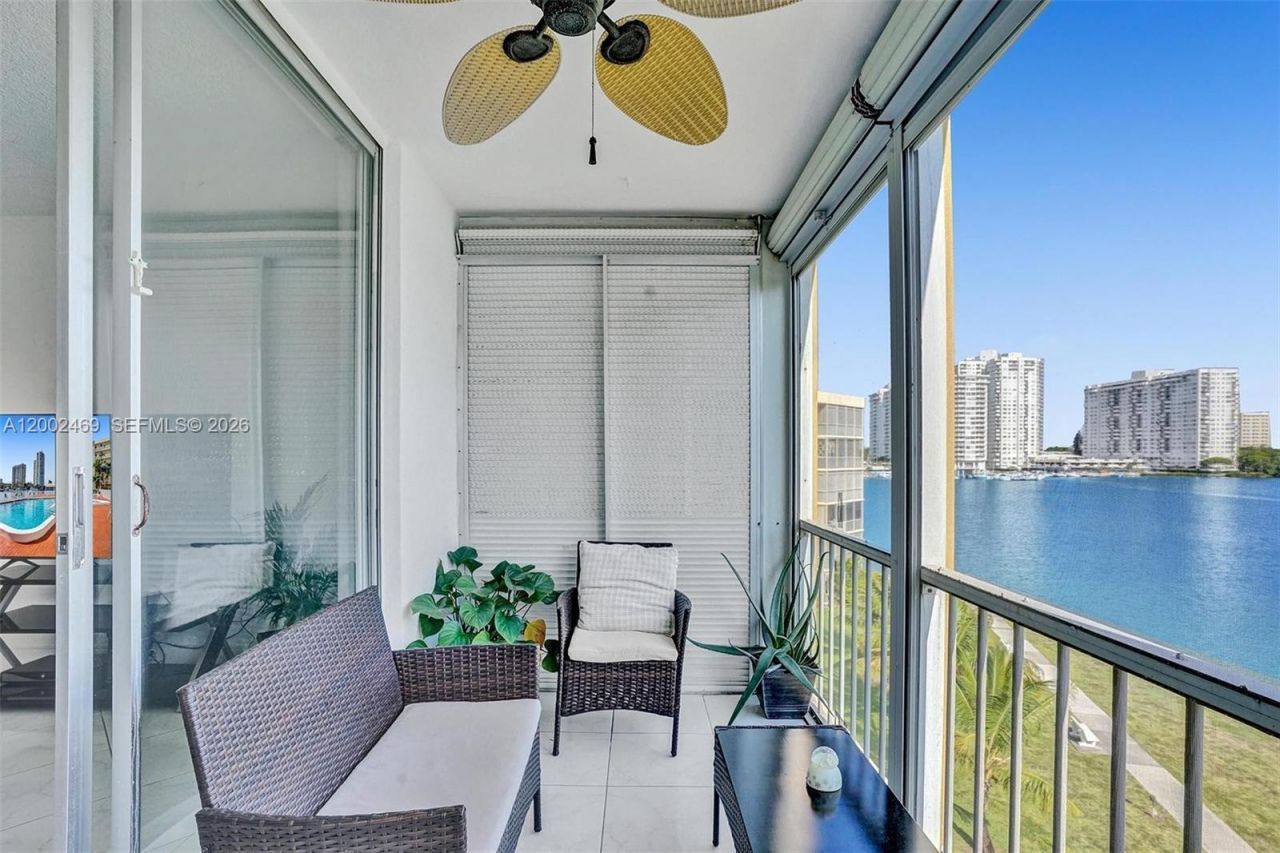 2999 Point East Dr, Unit C511, Aventura, FL 33160 Photo