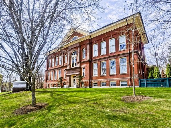 35 New South St, Unit 204, Northampton, MA 01060