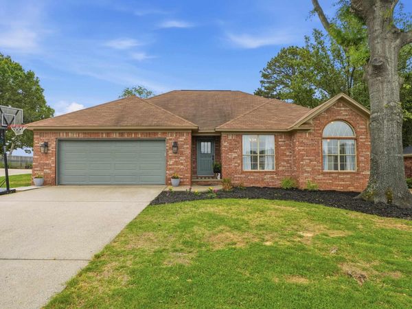 410 Whitney Woods, Conway, AR 72034