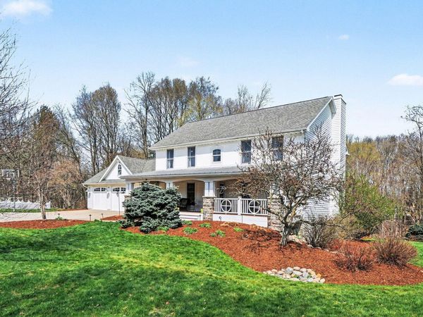 12132 Millpond Drive NW, Grand Rapids, MI 49534