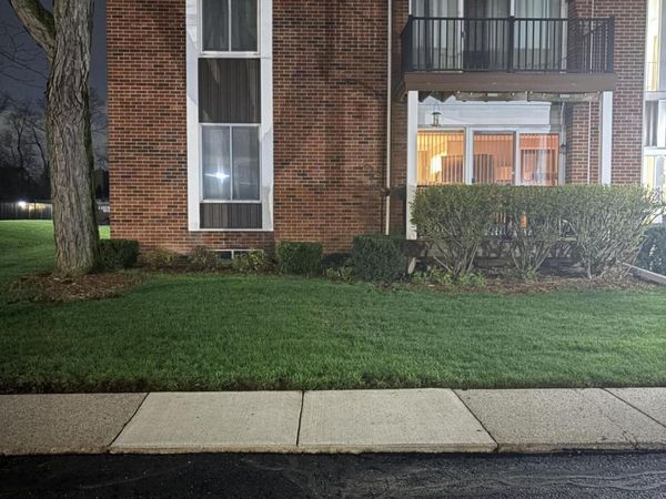 29502 Bobrich Street, Unit 23, Livonia, MI 48152