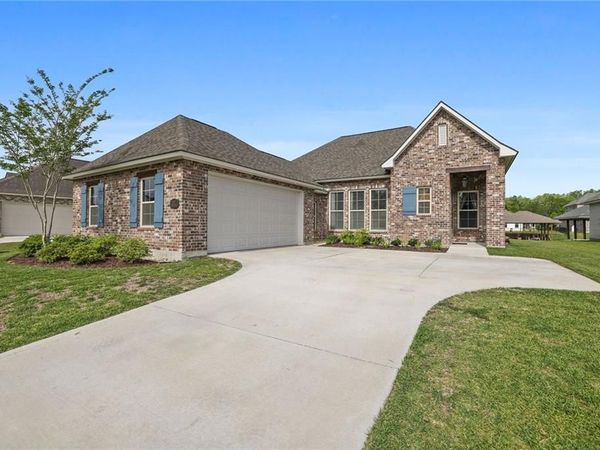 21497 BLUEFIN Drive, Springfield, LA 70462