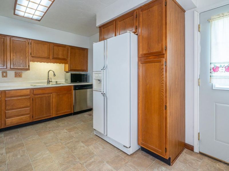 2409 Suffolk Court, Kettering, OH 45420 Photo 11