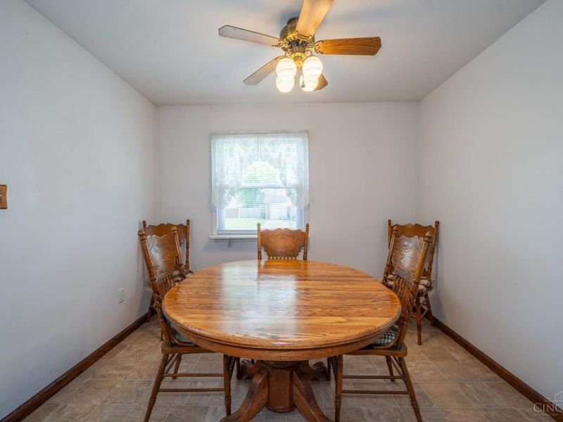 2409 Suffolk Court, Kettering, OH 45420 Photo 8