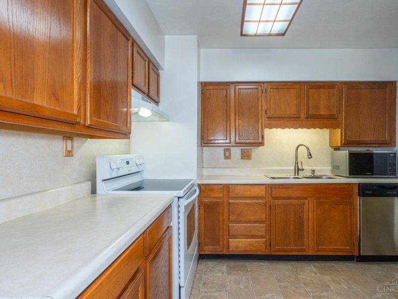 2409 Suffolk Court, Kettering, OH 45420 Photo 9