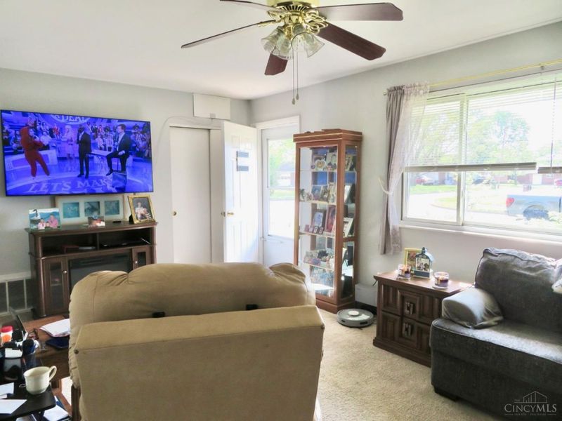 977 Seminole Trail, Milford, OH 45150 Photo 3