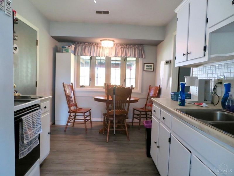 977 Seminole Trail, Milford, OH 45150 Photo 4