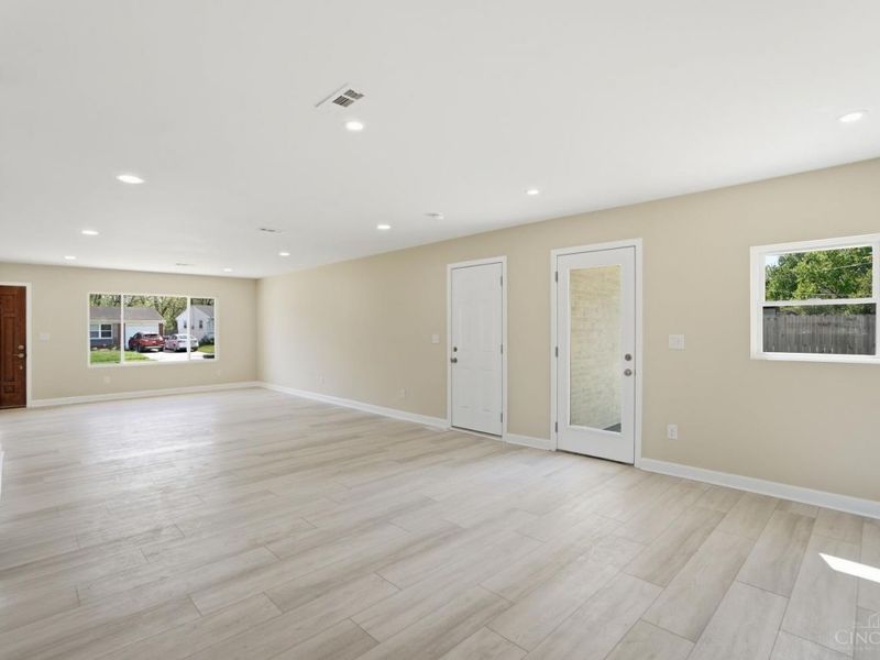 1828 Aspenhill Drive, Cincinnati, OH 45240 Photo 12