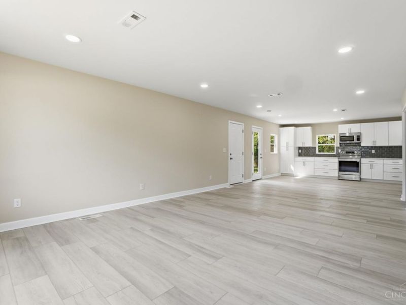 1828 Aspenhill Drive, Cincinnati, OH 45240 Photo 6