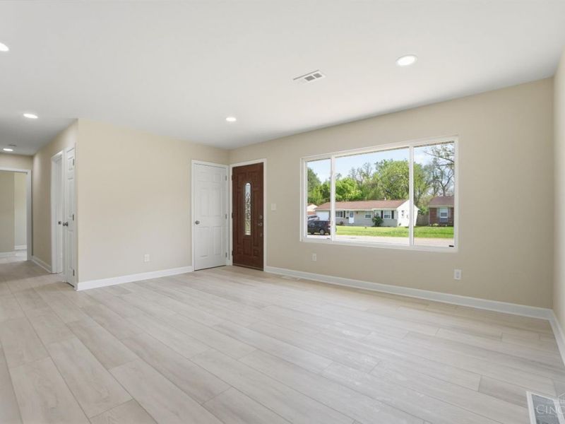 1828 Aspenhill Drive, Cincinnati, OH 45240 Photo 8