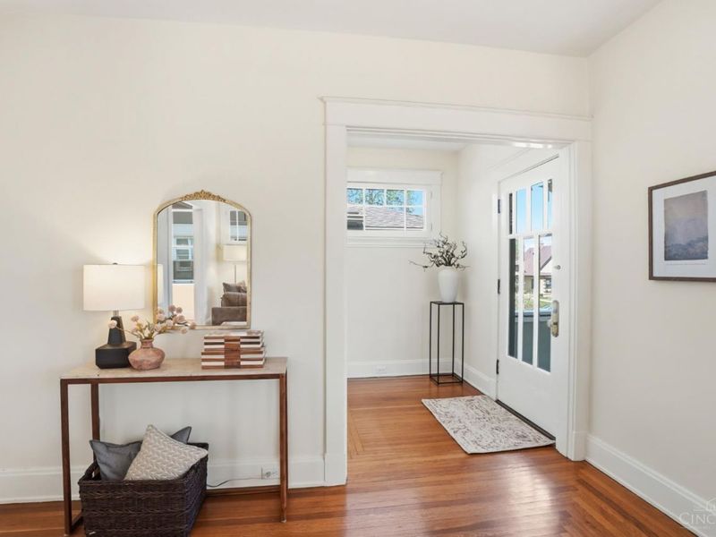 24 Arcadia Place, Cincinnati, OH 45208 Photo 3