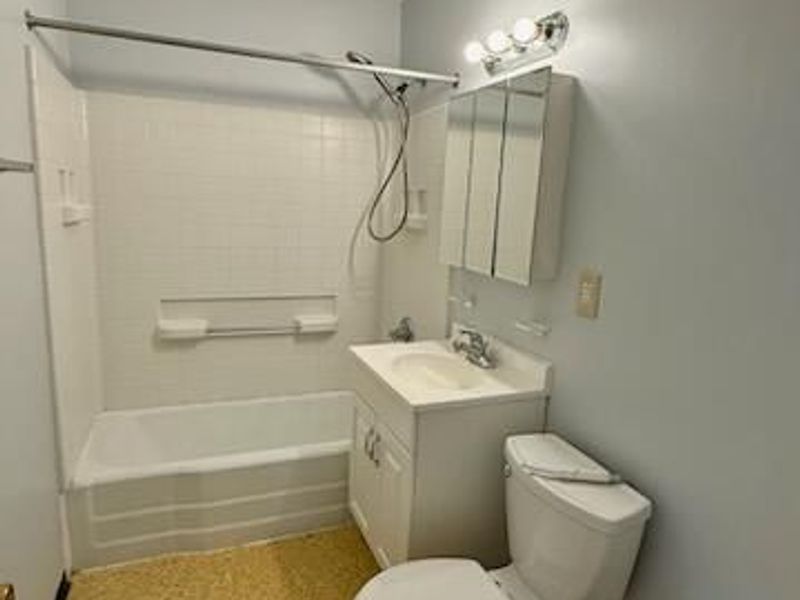 906 W Lake Avenue, New Carlisle, OH 45344 Photo 10