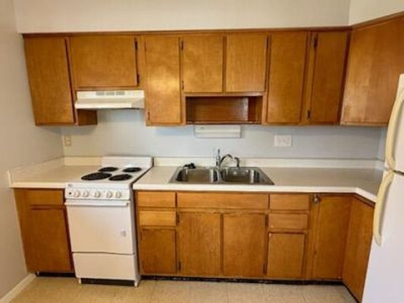 906 W Lake Avenue, New Carlisle, OH 45344 Photo 8