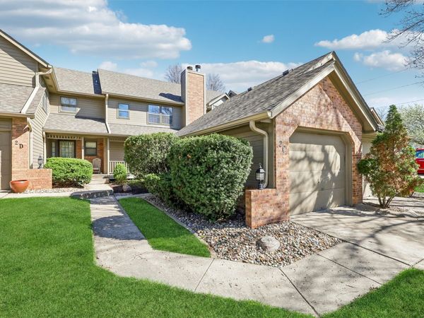 1070 50th Street, Unit 2C, West Des Moines, IA 50266