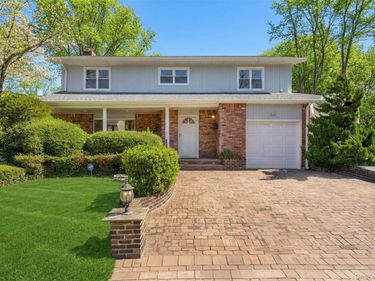 8 Cathy Lane , Great Neck, NY 11024