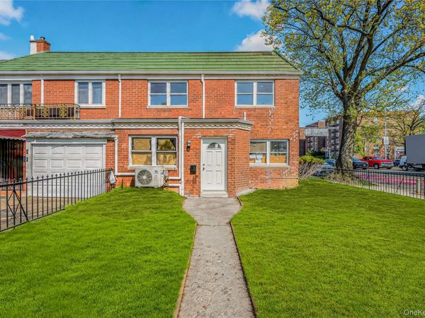 8459 Goldington Court, Middle Village, NY 11379