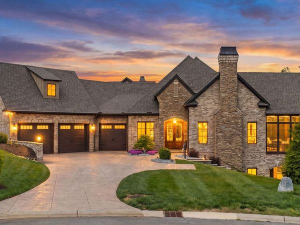 699 Cypress Pointe Drive, Lenoir City, TN 37772