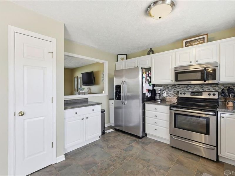 596 Terrace Creek Court, Clearcreek Township, OH 45036 Photo 14